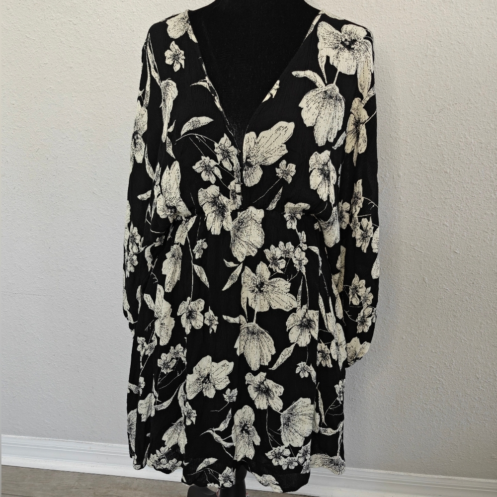 By Together Black and Cream Floral Blouse
